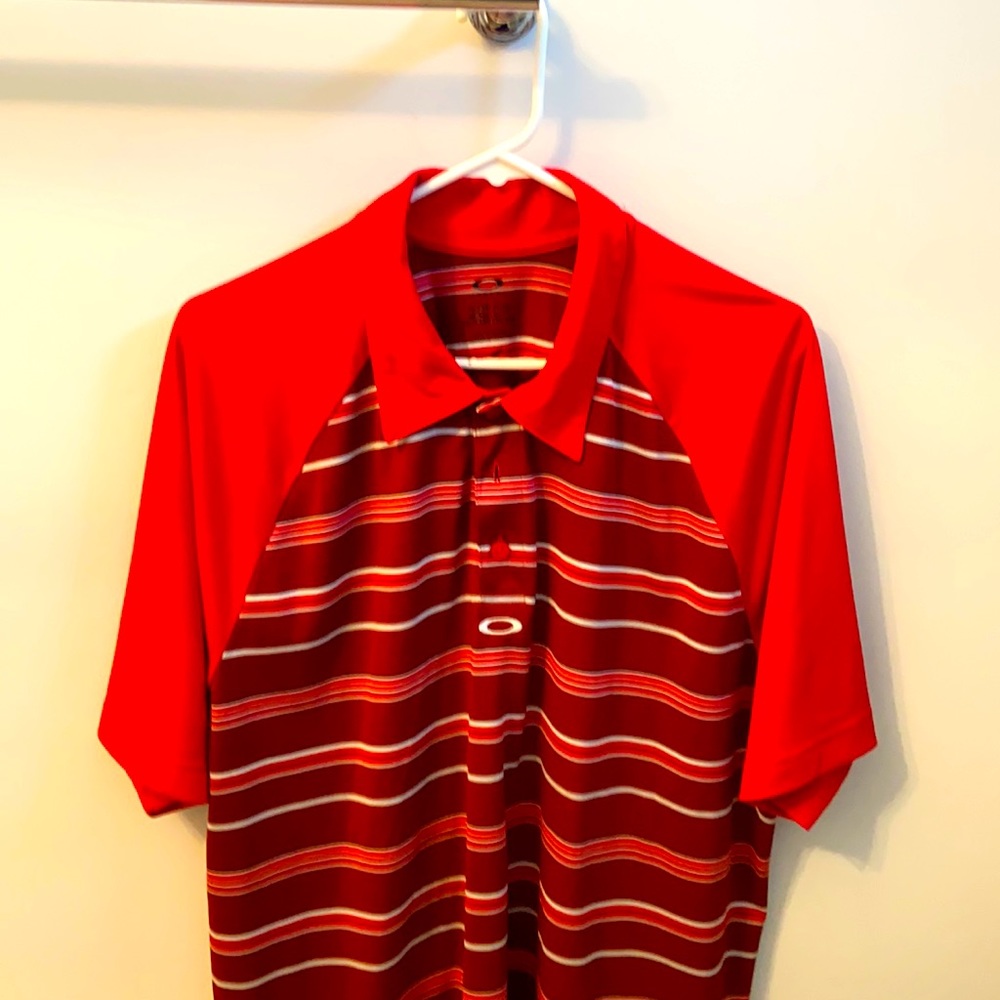 Men’s Oakley golf shirt